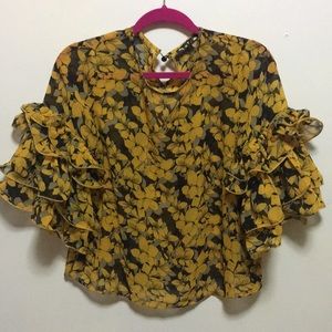 Black/Yellow ruffled sleeve top